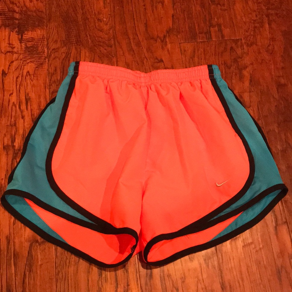 Women’s Nike Dri-Fit Tempo Shorts